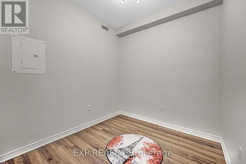 226 - 216 Oak Park Boulevard, Oakville, ON - Indoor Photo Showing Other Room