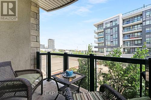 226 - 216 Oak Park Boulevard, Oakville, ON - Outdoor