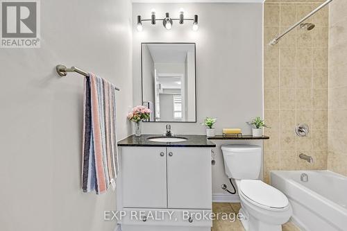 226 - 216 Oak Park Boulevard, Oakville, ON - Indoor Photo Showing Bathroom