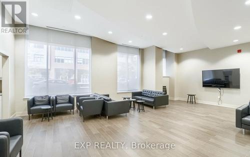 226 - 216 Oak Park Boulevard, Oakville, ON - Indoor