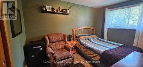 4509 Sussex Drive, Niagara Falls, ON - Indoor Photo Showing Bedroom