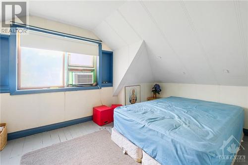 114 Queen Mary Street, Ottawa, ON - Indoor Photo Showing Bedroom