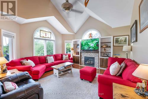 465 Carrie Avenue, Fort Erie, ON - Indoor Photo Showing Living Room With Fireplace