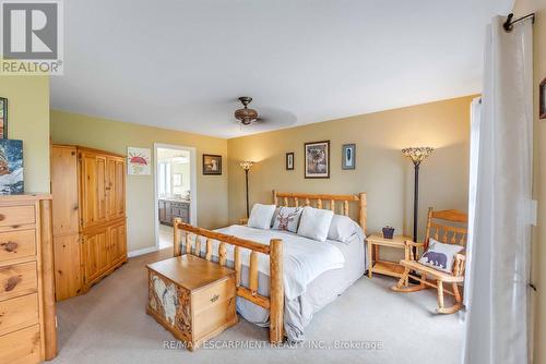 465 Carrie Avenue, Fort Erie, ON - Indoor Photo Showing Bedroom