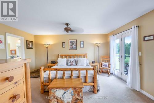 465 Carrie Avenue, Fort Erie, ON - Indoor Photo Showing Bedroom