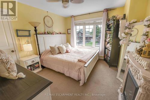 465 Carrie Avenue, Fort Erie, ON - Indoor Photo Showing Bedroom