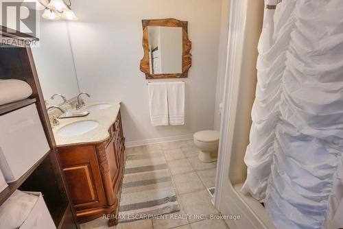 465 Carrie Avenue, Fort Erie, ON - Indoor Photo Showing Bathroom