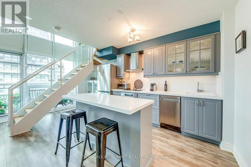 707 - 155 Legion Road N, Toronto (Mimico), ON - Indoor Photo Showing Kitchen