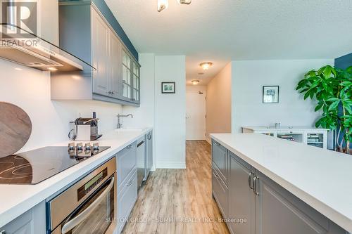 707 - 155 Legion Road N, Toronto (Mimico), ON - Indoor Photo Showing Kitchen