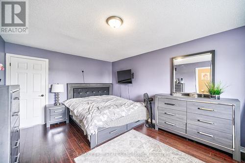 32 Cedarville Drive, Hamilton (Stoney Creek Mountain), ON - Indoor Photo Showing Bedroom