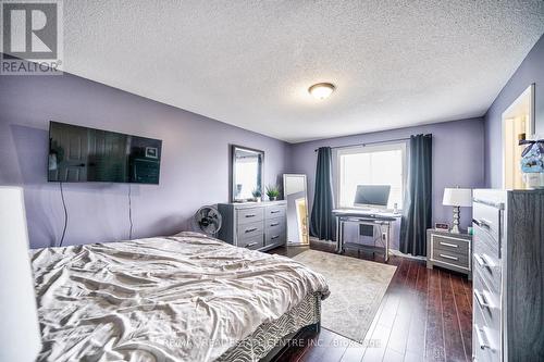 32 Cedarville Drive, Hamilton, ON - Indoor Photo Showing Bedroom