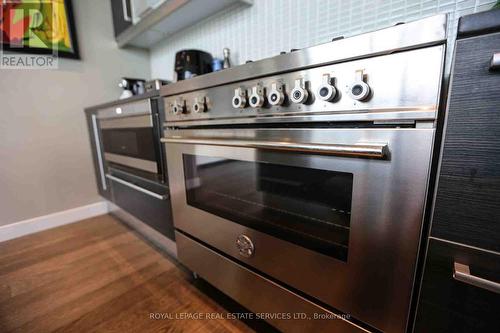 1505 - 25 Oxley Street, Toronto, ON - Indoor Photo Showing Kitchen