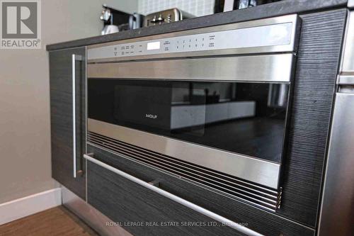 1505 - 25 Oxley Street, Toronto, ON - Indoor Photo Showing Kitchen