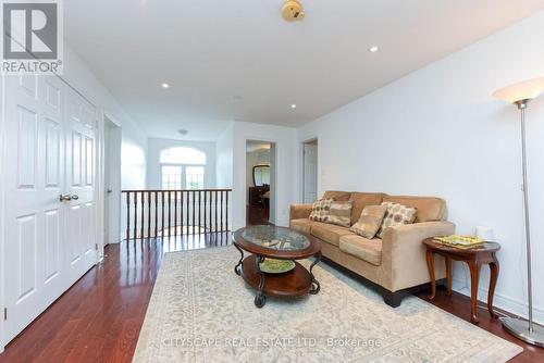 2522 Lyndhurst Drive, Oakville, ON - Indoor