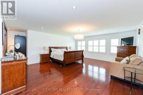 2522 Lyndhurst Drive, Oakville, ON - Indoor