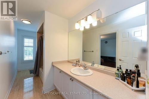 2522 Lyndhurst Drive, Oakville, ON - Indoor Photo Showing Bathroom