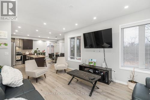 57 Larry Crescent, Haldimand, ON - Indoor Photo Showing Living Room