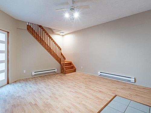 Salle familiale - 674 Rue Des Perce-Neige, Saint-Denis-De-Brompton, QC - Indoor Photo Showing Living Room With Fireplace