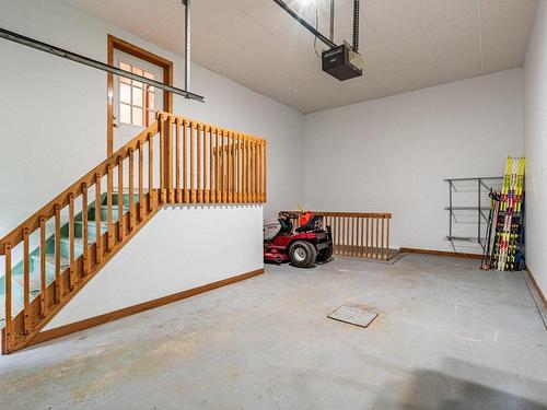 Garage - 674 Rue Des Perce-Neige, Saint-Denis-De-Brompton, QC - Indoor Photo Showing Other Room