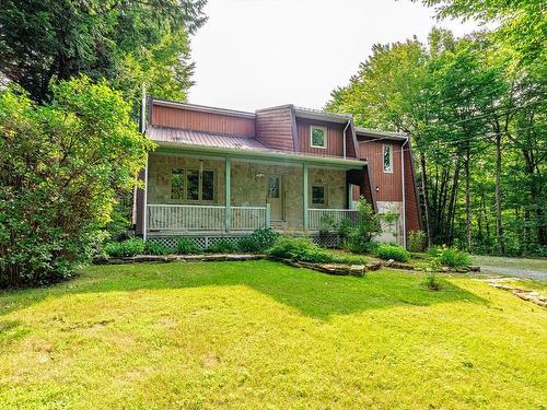 FaÃ§ade - 674 Rue Des Perce-Neige, Saint-Denis-De-Brompton, QC - Outdoor With Deck Patio Veranda