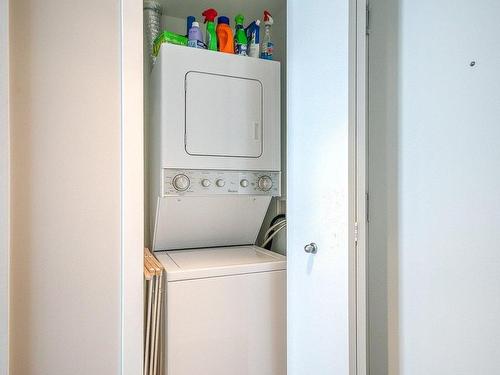 Laundry room - 716-235 Rue Peel, Montréal (Le Sud-Ouest), QC - Indoor Photo Showing Laundry Room