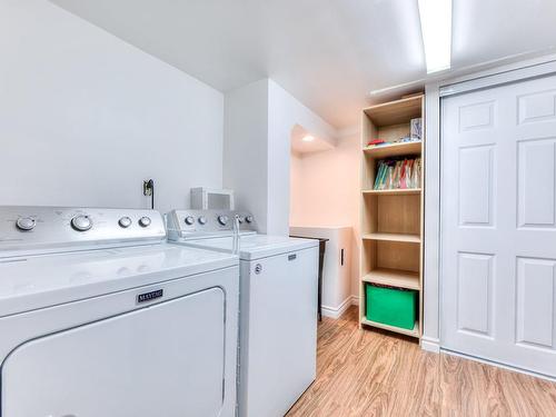 Laundry room - 23 Av. Summerhill, Pointe-Claire, QC - Indoor Photo Showing Laundry Room