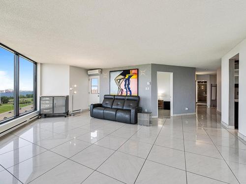 Living room - 1501-70 Rue De La Barre, Longueuil (Le Vieux-Longueuil), QC - Indoor Photo Showing Other Room