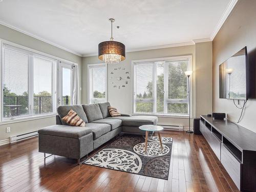 Salon - 412-3350 Boul. De La Concorde E., Laval (Duvernay), QC - Indoor Photo Showing Living Room