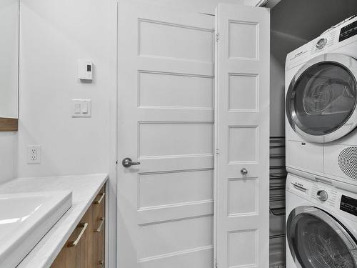 Laundry room - 613-740 Av. Victoria, Saint-Lambert, QC - Indoor Photo Showing Laundry Room