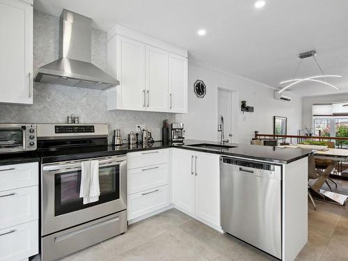 Cuisine - 370 Rue De L'Église, Napierville, QC - Indoor Photo Showing Kitchen With Upgraded Kitchen