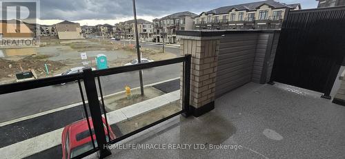 355 Tennant Circle, Vaughan (Vellore Village), ON - Outdoor