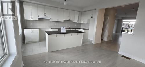 355 Tennant Circle, Vaughan (Vellore Village), ON - Indoor Photo Showing Kitchen