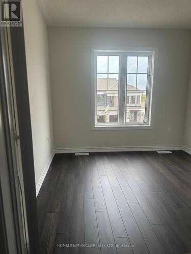 5 Prudhoe Terrace, Barrie, ON - Indoor Photo Showing Other Room