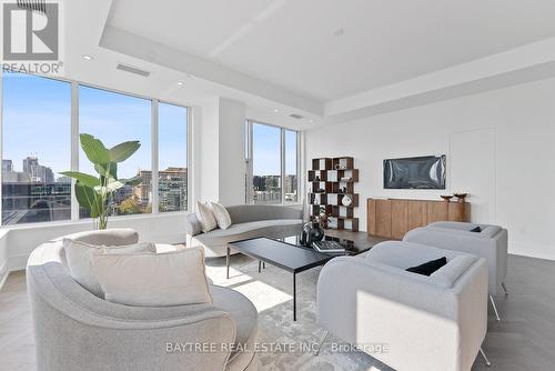 1108 - 455 Wellington Street W, Toronto, ON - Indoor Photo Showing Living Room