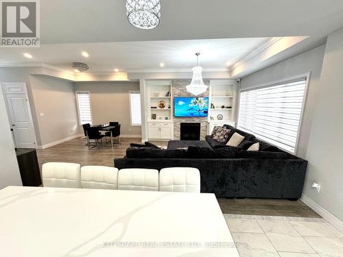 44 Miller Drive, Hamilton (Ancaster), ON - Indoor Photo Showing Kitchen With Double Sink