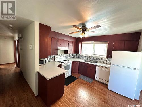 236 2Nd Avenue W, Spiritwood, SK - Indoor Photo Showing Kitchen With Double Sink