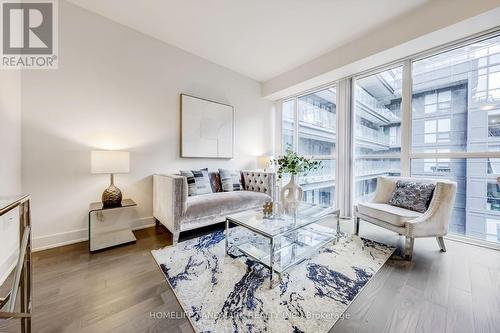 604 - 955 Bay Street, Toronto, ON - Indoor Photo Showing Living Room