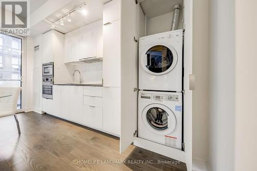 604 - 955 Bay Street, Toronto (Bay Street Corridor), ON - Indoor Photo Showing Laundry Room