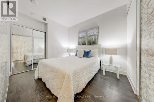 604 - 955 Bay Street, Toronto, ON - Indoor Photo Showing Bedroom