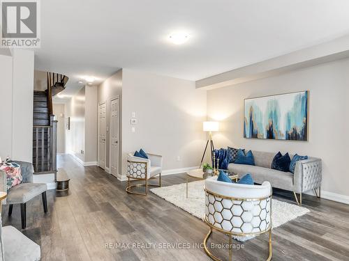 29 Doris Pawley Crescent, Caledon, ON - Indoor Photo Showing Living Room