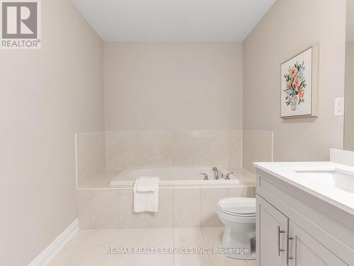 29 Doris Pawley Crescent, Caledon, ON - Indoor Photo Showing Bathroom