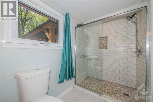 779 Bayview Drive, Ottawa, ON - Indoor Photo Showing Bathroom