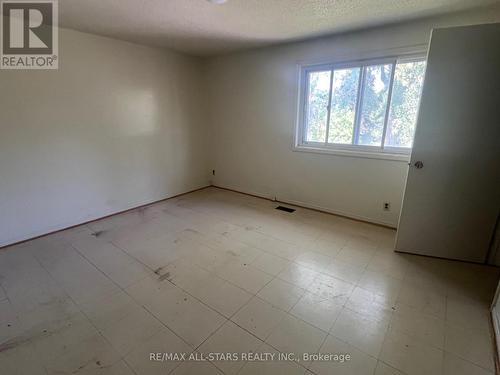 41 Maryknoll Avenue, Kawartha Lakes (Lindsay), ON - Indoor Photo Showing Other Room