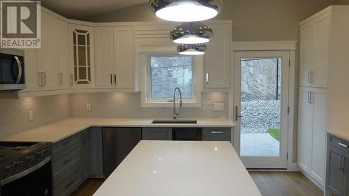 2590 Crown Crest Drive, West Kelowna, BC - Indoor Photo Showing Kitchen With Upgraded Kitchen