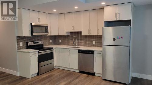 2590 Crown Crest Drive, West Kelowna, BC - Indoor Photo Showing Kitchen