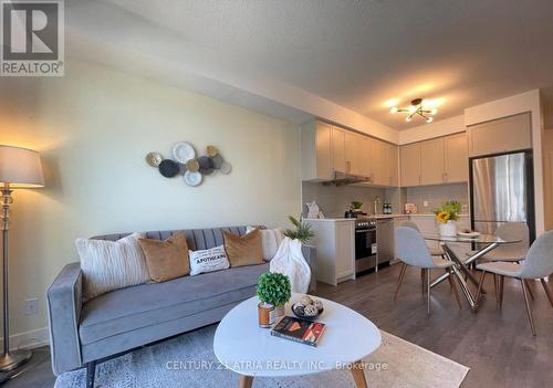 525E - 278 Buchanan Drive, Markham (Unionville), ON - Indoor Photo Showing Living Room