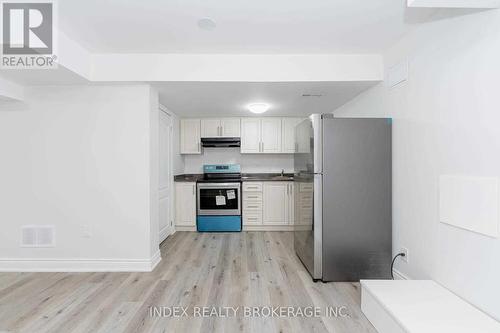 117 Richwood Crescent, Brampton (Bram West), ON - Indoor Photo Showing Kitchen