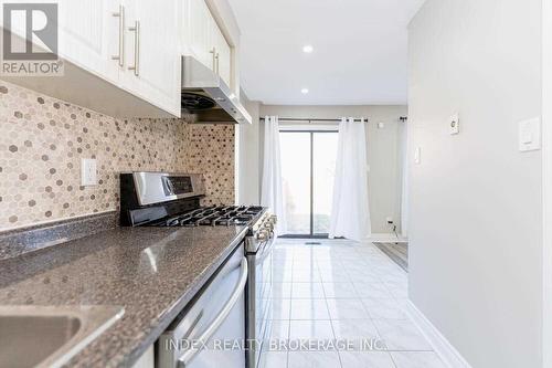 117 Richwood Crescent, Brampton, ON - Indoor Photo Showing Kitchen