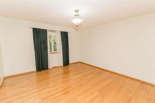 50 30 Bradford Road, Carman, MB - Indoor Photo Showing Other Room