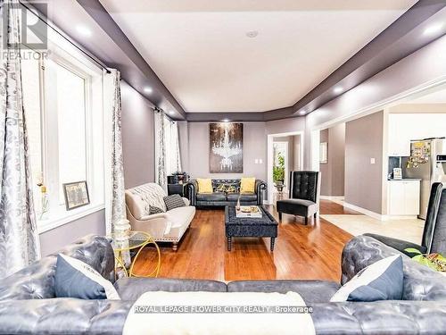 39 Bear Run Road, Brampton (Credit Valley), ON - Indoor Photo Showing Living Room